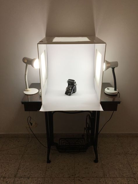 Foldable Homemade Light Box: 6 Steps (with Pictures) Photo Light Box, Light Box Diy, Light Box Photography, Photography Set Up, Photography Backdrops Diy, Photographie Portrait Inspiration, Creative Photography Techniques, Jewelry Advice, Photoshoot Idea