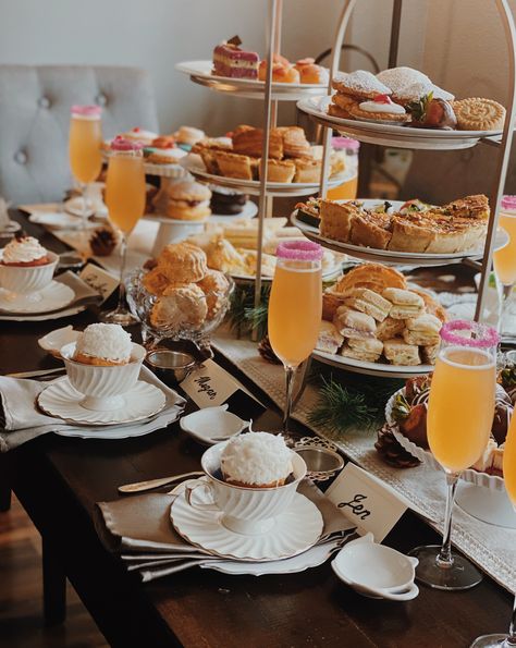 High Tea Presentation Ideas, Champagne High Tea Party, Afternoon Tea At Home Ideas, Bridal Shower Setup At Home, At Home Afternoon Tea, High Tea Brunch Ideas, High End Tea Party, Tea Brunch Party, Hen Do Afternoon Tea