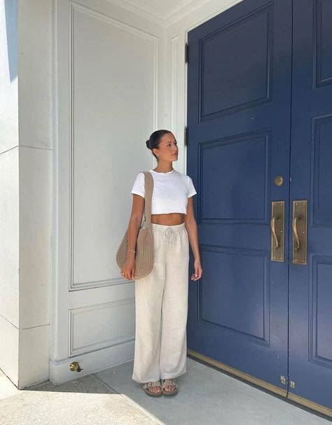 Linen Pants Outfit Ideas, White Linen Pants Outfit, Printed Linen Pants, Thailand Outfit, Pants Outfit Ideas, Linen Pants Outfit, Summer Pants Outfits, Hawaii Outfits, White Linen Pants