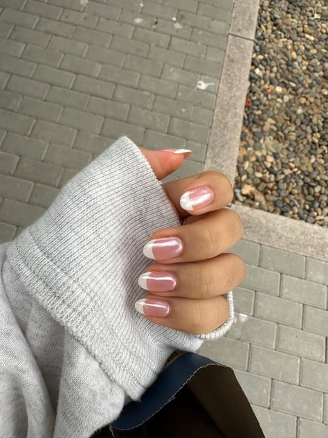 French tip chrome nails French Manicure With Chrome Powder, Short French Chrome Nails, Black Chrome Nails French Tip, Chrome French Tip Nails Short, French Tip With Chrome Nails, Almond Chrome French Tip Nails, French With Chrome Nails, Glazed French Tip Nails, Tip Chrome Nails