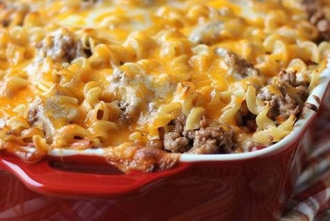 Poor Man's Husband Casserole Recipe - Masters of Kitchen - Recipes Husband Casserole, Noodle Bake, Slow Cooker Kitchen, Budget Cooking, Hearty Casseroles, Homemade Tomato Sauce, Hot Dishes, Grandmas Recipes, Cooking On A Budget