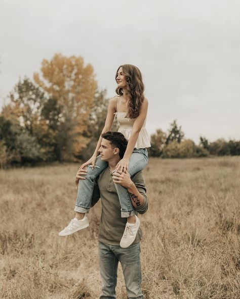 Fields are better when you frolic and run around in them #idahophotographer #engaged #engagementphotos #idahoengagementphotographer Wheat Field Engagement Pictures, Grassy Field Engagement Photos, Engagement Photos Grass Field, Engagement Photos Corn Field, Wheat Field Couple Photography, Idaho, Engagement Photographer, Engagement Photos, Running