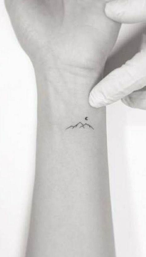 Moutain Tattoos, Tattoo Mountain, A Small Tattoo, Mountain Tattoo Simple, 7 Tattoo, Tattoo Trend, Shape Tattoo, Flash Tattoos, Mountain Tattoo