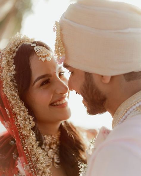 WeddingSutra.com on Instagram: "From traditional to contemporary, @ayushilunia and @sidmotiani's Mumbai wedding was a perfect blend of extravagance and elegance! Swipe left to catch the highlights of their special day. Bride: @ayushilunia Groom: @sidmotiani Venue: Novotel Juhu, Mumbai Bride's Outfit: @shyamalbhumika Groom's Outfit: @korabynm Saree: @sabyasachiofficial Groom Suit: @raissondetrebygovindamehta Fashion Stylist: @beesandbaubles Makeup Artist: @nehajain.artistry Hair Stylist: Vivah Mandap, Indian Wedding Pictures, Bride Groom Photoshoot, Indian Wedding Poses, Mumbai Wedding, Bride Photos Poses, Groom Photoshoot, Indian Wedding Photography Couples, Engagement Photography Poses