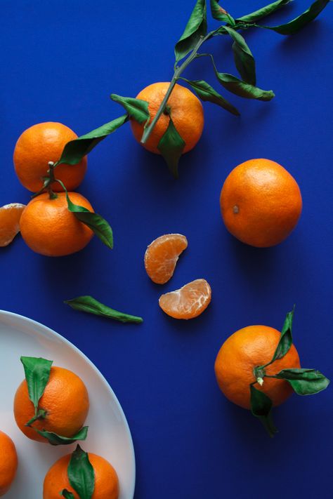 Contrast Photography, Graphic Poster Art, Still Life Photos, Orange Aesthetic, Orange Fruit, Orange Is The New, Color Balance, Complimentary Colors, Dark Photography