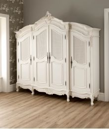 French Furniture Bedroom, Painted Armoire, Shabby Chic Bedroom Furniture, Antique Wardrobe, French Wardrobe, French Bedroom, Bedroom Armoire, Wardrobe Furniture, French Style Furniture