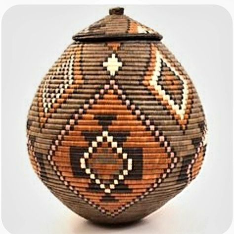 African Inspired Decor, African Interior, Traditional Baskets, African Basket, African Crafts, Basket Case, African Home Decor, Basket Woven, African Decor