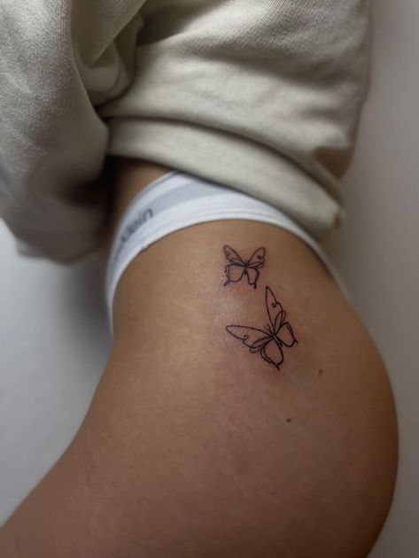 Cute Hip Tattoos For Women, Pelvic Hip Tattoo, Side Tight Tattoos For Women, Tattoos Back Of Leg, Side Bum Tattoo, Little Hip Tattoos, Tattoo Leg Woman, Side Hip Tattoos Women, Under Bum Tattoo Women