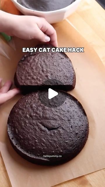 hello, Yummy on Instagram: "Easy Black Cat Cake anyone can make with this easy cake hack! 🐈‍⬛ Get the full recipe on my site helloyummy.co search “black cat.” This adorable Halloween dessert will wow your guests at your next spooky and fun party! 🖤 #helloyummyeats #halloweencake #catcake #halloweenfood #halloweendesserts" Halloween Themed Birthday Cake, Diy Halloween Desserts, Black Cat Cake, Hello Yummy, Halloween Cakes Diy, Halloween Cake Design, Cute Halloween Cakes, Halloween Cakes Easy, Spooky Halloween Cakes