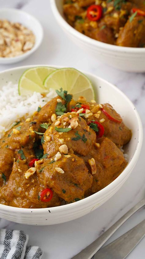 Satay Chicken Curry - Khin's Kitchen Butter Chicken Curry Recipe, Chicken Satay Curry, Satay Curry, Pork With Rice, Creamy Chicken Curry, Pork Satay, Satay Chicken, Pressure Cooker Pork, Butter Chicken Curry