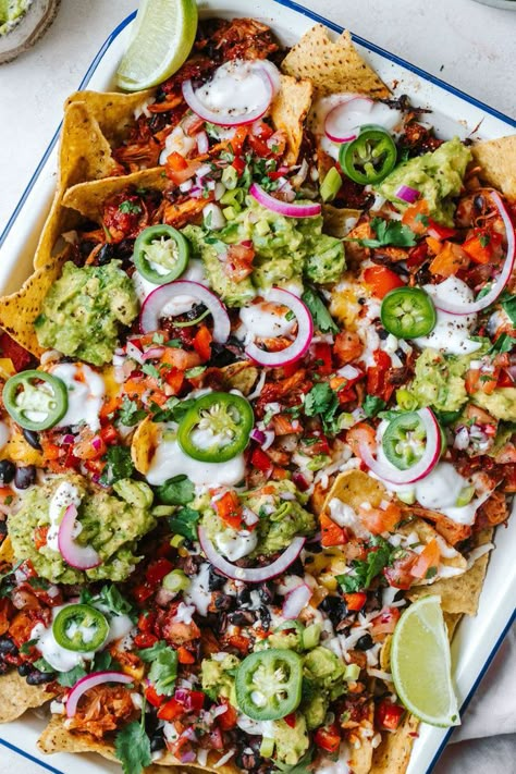 Mexican Tray Bake, Vegetarian Nachos, Wholesome Life, Vegan Nachos, Tray Bake, Sharing With Friends, Vegan Inspiration, Vegan Mexican, Fresh Salsa