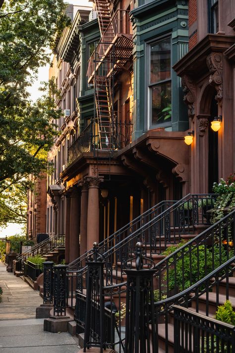 Vintage Downtown Aesthetic, Sienna Core, Ny Aesthetic, Writing Aesthetics, Nyc Brownstone, Beautiful Neighborhoods, Brownstone Homes, New York Brownstone, Nyc Vibes