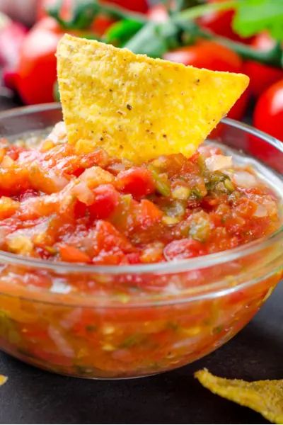 How To Make The Best Canned Salsa - Our Tried & True Recipe Best Canned Salsa Recipe, Homemade Canned Salsa, Salsa Dip Recipe, Tomato Salsa Recipe Fresh, Easy Homemade Salsa Recipe, Canned Salsa Recipes, Easy Homemade Salsa, Tomato Salsa Recipe, Canning Salsa