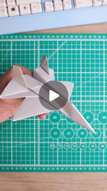 How To Make A Cool Paper Airplane, Paper Plane Ideas, Paper Plane Craft, How To Make The Best Paper Airplane, Diy Airplane Crafts, Paper Planes How To Make, How To Make A Paper Airplane, Airplane Paper Craft, Fighter Jet Drawing