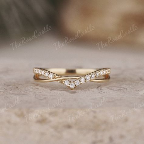 Unique Round Moissanite Wedding Band Solid Gold Rings Vintage Moissanite Stacking Ring Custom Wedding Ring Art Deco Women Handmade Jewelry ITEM DETAILS ●Available in yellow, white or rose solid 10k, 14k or 18k gold. This ring can be made in Platinum. ❀❀Wedding band  Stone: Moissanite Shape: Round shape Weight: about 0.19ct Band width around 1.5mm Visit my shop for more jewelry: https://www.etsy.com/shop/TheRoseCastle if you would like to customize your unique ring, you may contact us about your ideas and pictures. Hope I could get the chance to create fabulous rings for you! ❀Production ---- This ring is handmade and very good quality! Please allow 2-4 weeks for production. It can be made to any ring size.  ❀Engraving service We accept the engraving order, leave a note when placing an orde Wedding Rings Multiple Bands, Indian Wedding Rings Gold Women, Alternative Wedding Bands For Women, Modest Wedding Ring, Wedding Band For 3 Stone Ring, Nested Wedding Band, Stacked Wedding Rings Mixed Metals, Round Engagement Ring Stack, Unique Engagement Bands