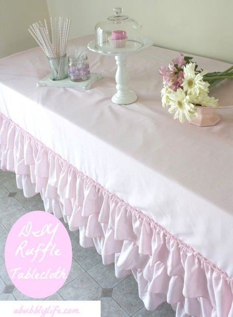 DIY no sew ruffled table cloth, using ruffled thrift store sheets/bed skirts and washable fabric glue. Who would have thought?! Ruffle Tablecloth, Tablecloth Diy, Ruffled Tablecloth, Diy Ruffle, Table Skirts, Handmade Tablecloth, Craft Stalls, Diy Bebe, Ruffle Fabric