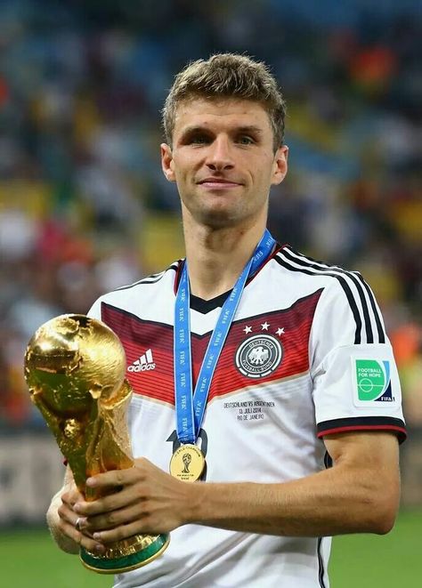 World Cup 2014 Inspirational Soccer Quotes, Thomas Muller, World Cup Trophy, Dfb Team, Thomas Müller, Germany Football, Fc Bayern Munich, Soccer Quotes, International Football