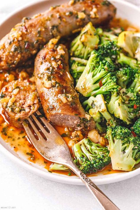 Garlic Butter Sausages and Broccoli Skillet - #sausage #broccoli #recipe #eatwell101 - This easy sausage and broccoli skillet recipe is super nourishing and easy to make - On the table in 25 minutes. - #recipe by #eatwell101 Paleo Chicken Sausage Recipes, Keto Chicken Sausage Dinner Ideas, Bratwurst Breakfast Recipes, Fresh Sausage Recipes Meals, Reduced Carb Meals, Chicken Sausage Ideas, Sausage Recipes For Dinner Keto, Kilbasa Sausage Recipes Healthy Low Carb, Chicken Sausage Recipes Healthy Low Carb