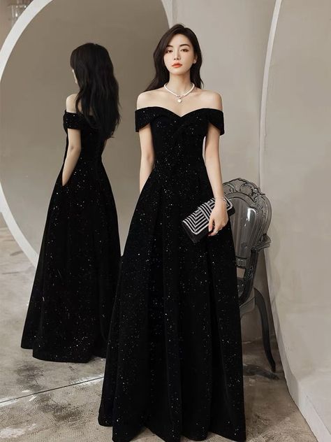 Wedding Suggestions, Off Shoulder Prom Dress, Prom Night Dress, Dress Outfits Party, Prom Dress Black, Party Dress Classy, Black Sparkly Dress, Black Evening Dress, Long Evening Dresses