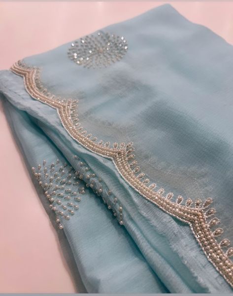 Hand Embroidery Saree Border Designs, Saree Handwork Designs, Saree Border Designs Embroidery, Fancy Dupatta Design, Duppattas Designs Ideas, Stylish Kurtis Design, Lehenga Designs Simple, Hand Embroidery Dress, Cutwork Blouse Designs