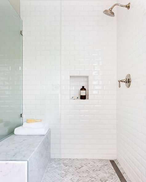 Pearly White Bathroom Tiles, Beveled Subway Tile Shower Ideas, Bevelled Subway Tile Bathroom, Spa Like Shower Ideas, Beveled Subway Tile Bathroom, White Beveled Subway Tile, Beveled Subway Tile, Subway Tile Showers, Small Bathroom Diy