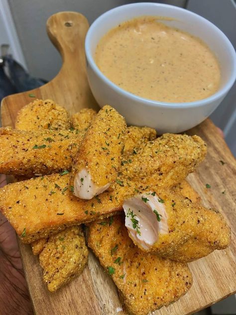 Fried Lemon Pepper Salmon Sticks with... - Everyday Cooking Salmon Sticks, Lemon Pepper Salmon, Blue Cheese Sauce, Cheese Sauce Recipe, Lemon Pepper Seasoning, Fried Salmon, Diner Recept, Seafood Boil, Old Bay