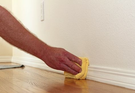 How to Clean Baseboards ~ http://www.bobvila.com/articles/how-to-clean-baseboards/#.U8MH8P9OU5t Clean Baseboards, White Baseboards, Cleaning Baseboards, Homemade Toilet Cleaner, Clean Baking Pans, Cleaning Painted Walls, Glass Cooktop, Deep Cleaning Tips, Simple Life Hacks