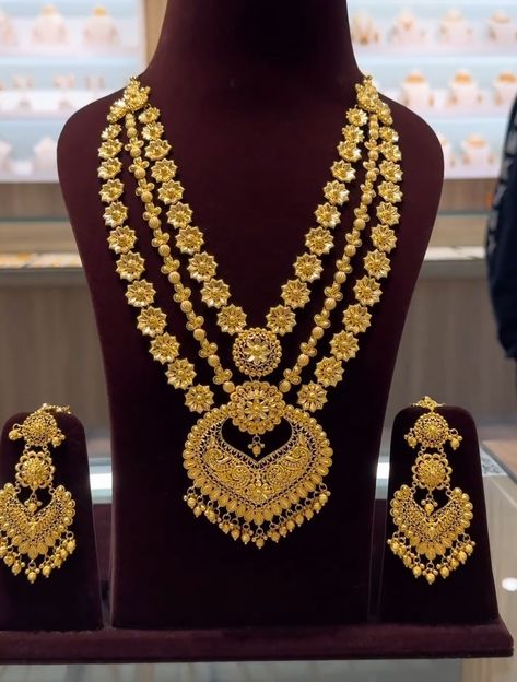 Gold Haar Designs Indian, Gold Ornaments For Women, Gold Rani Haar Indian, Rani Haar Gold Jewellery Designs, Rani Har Gold, Gold Necklace Set Bridal Indian, Gold Rani Haar New Design, Rani Haar Gold, Necklace Set Indian Bridal Jewelry