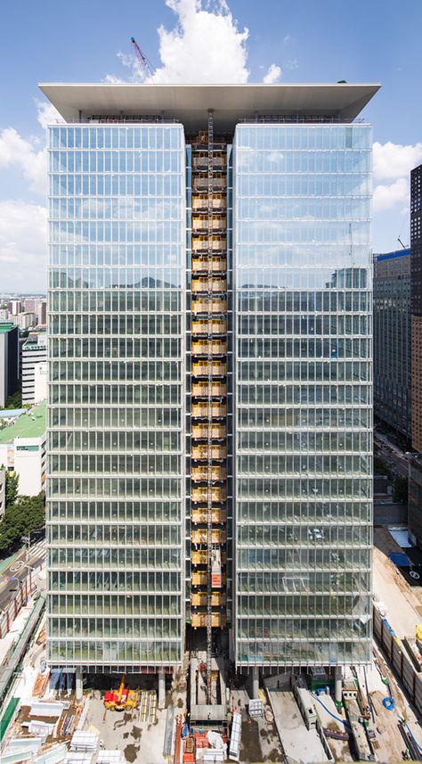 Renzo Piano, Office Building Architecture, Headquarters Building, Facade Pattern, Office Architecture, Skyscraper Architecture, Amazing Places On Earth, Hotel Building, Drifting Cars