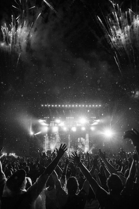 Concert Images, Biffy Clyro, Leeds Festival, Festival Aesthetic, Reading Festival, Concert Aesthetic, Concert Photography, Festival Vibes, Imagine Dragons