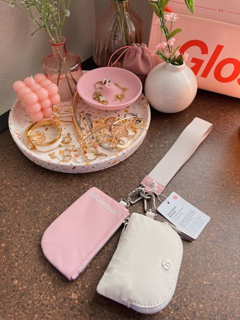 Preppy Keychains For Car Keys, Lulu Lemon Wallet, Lulu Lemon Keychain Aesthetic, Lululemon Dual Pouch Wristlet Aesthetic, Lululemon Wristlet Aesthetic, Lululemon Keychain Wallet Aesthetic, Dual Pouch Wristlet Lululemon, Cute Car Keys, Lululemon Wallet