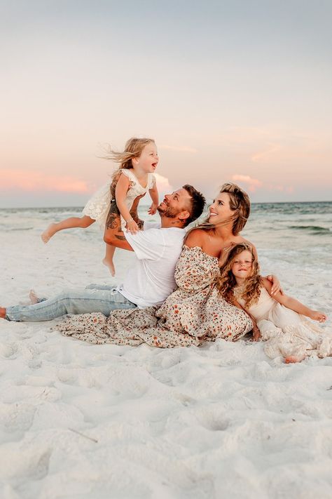 Family — Brianna Merritt Photography Outfit Colors For Beach Pictures, Beach Holiday Family Photos, Beach Family Shoot Ideas, Family Of Three Beach Pictures, Beach Family Poses Ideas, Family Portrait Poses Beach, Florida Beach Family Photos, Beach Family Christmas Photos, Family Photo At Beach