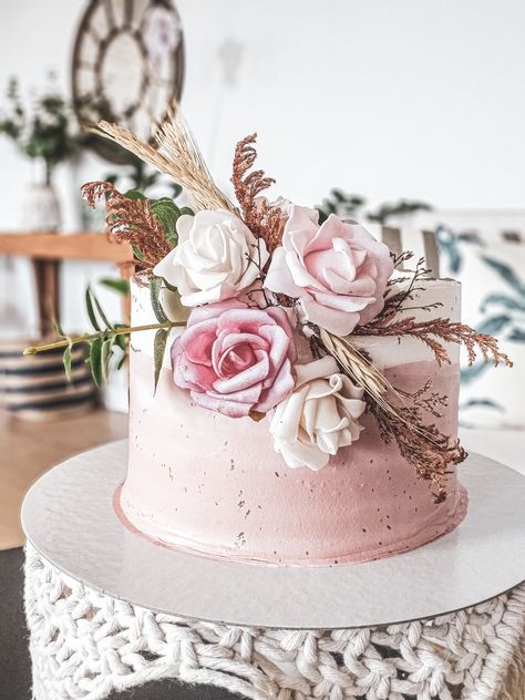 Boho 21st Birthday Cake, Bohemian Cakes Birthdays, Pink Boho Cake Ideas, Boho Chic Cake Ideas Birthday, Boho Cake Pink Gold, Bolo Boho, Boho Floral Cake Topper, Boho Chic Wedding Cake, Country Birthday Cakes