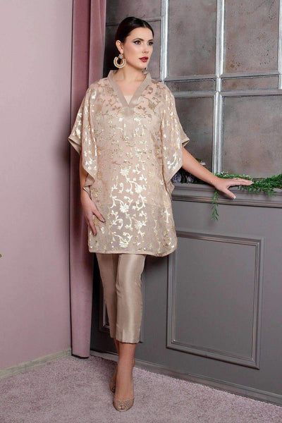 Solange Knowles, Ladies Suit, Ritu Kumar, Pakistani Fashion Party Wear, Pakistani Dresses Casual, Dress Neck Designs, Designer Dresses Casual, Simple Pakistani Dresses, Stylish Party Dresses