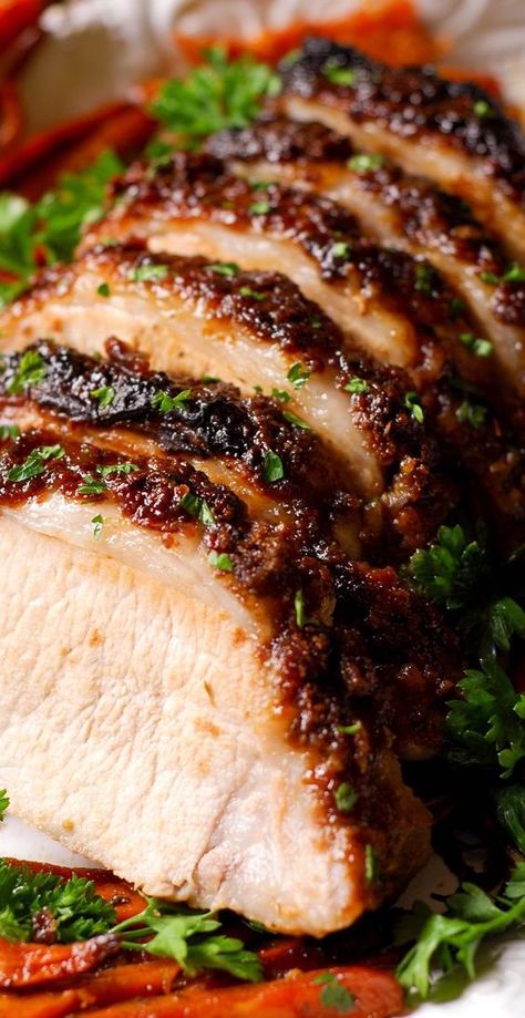 Glazed Pork Loin, Christmas Main Dishes, Glazed Pork, Christmas Dinner Menu, Main Course Dishes, Pork Loin Recipes, Xmas Dinner, Pork Glaze, Diner Recipes