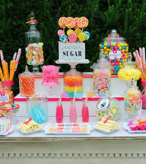 Loungerie Party, Candy Bar Wedding, Candy Station, Jungle Juice, Candyland Party, Candy Theme, Candy Land Theme, Dessert Buffet, Candy Table