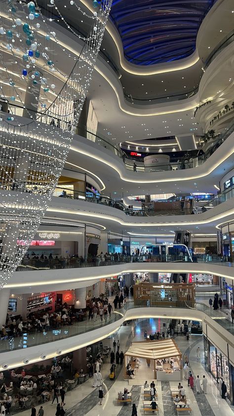 Shopping Mall Interior, Dubai Vacation, Dubai Aesthetic, Kuwait City, Dubai Shopping, Dubai City, Night Scenery, Dubai Travel, Dubai Mall