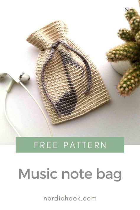 This is a free crochet pattern for a music note bag (pouch) for headphones. It can be a nice handmade present.  #crochet  #moderncrochet #freecrochetpattern #crochetpattern  #crochetbag #crochetpouch Crochet A Small Bag, Cute Tapestry, Crochet Music, Nota Musical, Knitting Bag Pattern, Mode Crochet, Bag Pattern Free, Crochet Pouch, Tapestry Crochet Patterns