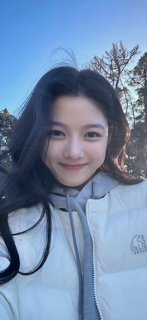 Kim Yoo Jung Wallpaper, Kim Yoojung, Kim You Jung, Kim Sohyun, Men Hair Color, Song Kang, Kim Yoo Jung, Kim Ji Won, Girl Inspiration