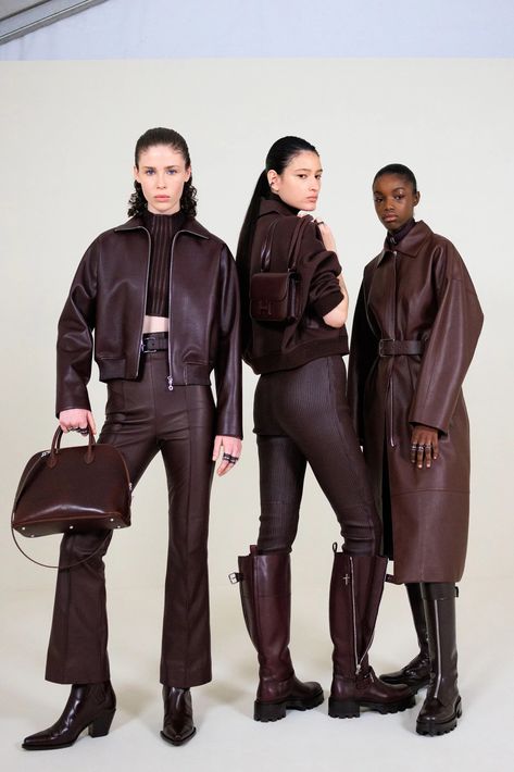 Hermès Fall 2024 Ready-to-Wear Collection | Vogue Leather Trend 2024, Camel Color Outfits, Hermes Clothes, Paris Vogue, Hermes Fashion, Leather Trend, Coat Trends, Chic Leather, Black Women Fashion