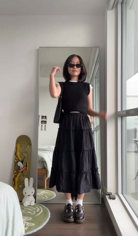 spring/summer outfit long skirt pullover tank top vest Long Black Skirt Outfit, Outfit Long Skirt, Hm Outfits, Black Skirt Outfits, Boho Maxi Skirt, Look Office, Crepe Skirt, Amazon India, Long Skirt Outfits