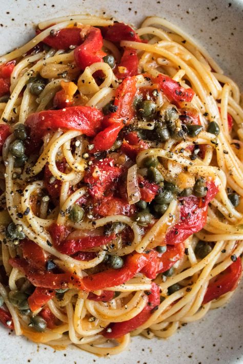 Meals With Red Peppers, Recipe With Red Peppers, Roasted Capsicum Pasta, Capers Pasta Recipe, Sausage Red Pepper Pasta, Tomato Pepper Pasta, Pasta Roasted Red Peppers, Roasted Capsicum Recipes, Roasted Peppers Pasta