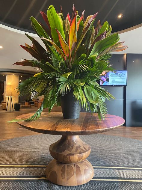 Large Floral Arrangements Home, Tropical Greenery Arrangements, Jungle Floral Arrangements, Palm Arrangements Floral Design, Palm Leaf Floral Arrangement, Artificial Tropical Flower Arrangements, Tropical Faux Flower Arrangements, Palm Arrangements, Jungle Themed Floral Arrangements