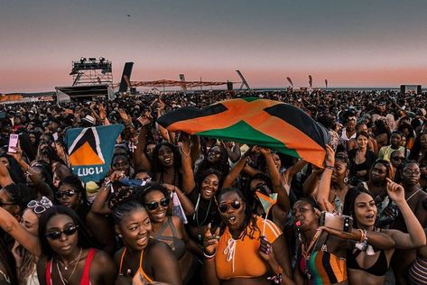 The Best Festivals For Black Travelers in 2023 (with Photos and Map) Miami Culture, Groovy Music, Yoruba People, Essence Festival, Park In New York, Beach Festival, Black Entertainment, Festival Shop, Music Fest