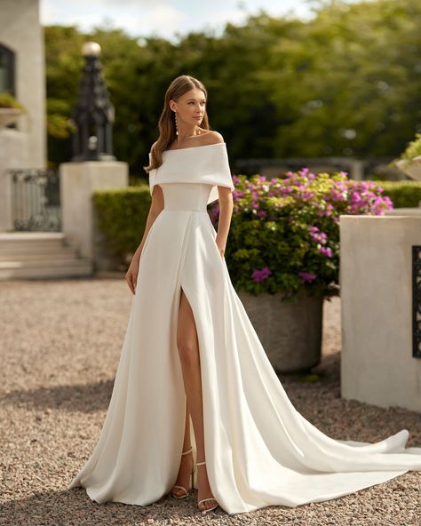 Katy Corso Wedding Dress, Elegant Timeless Wedding Dress, Classy Timeless Wedding Dress, Wedding Dresses Flowy, Mikado Wedding Dress, Off Shoulder Wedding Dress, Timeless Wedding Dress, Classy Wedding Dress, White Wedding Dress