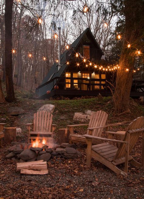 @pinehillaframe Garden Escape, Cabin Trip, Cabin Aesthetic, Ideas Room, A Cabin, Ideas Living Room, Cabins And Cottages, Forest House, Cabin Life