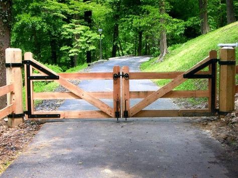 Horse Fence Gate, Farm Fence Gate, Farm Gates Entrance, Farm Entrance, Wooden Gates Driveway, Ranch Gates, Wooden Gate, Horse Fencing, Driveway Entrance