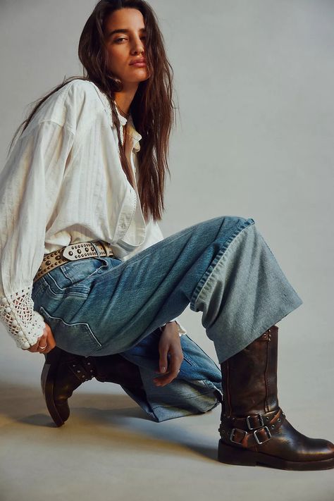 Free People Western Outfits, Free People Winter Outfits, Free Spirit Outfit, Top Over Shirt, Free People Aesthetic, Free People Style, Free People Clothing, Crochet Shirt, White Blouse