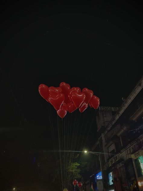 Red Heart Balloons Aesthetic, Red Balloon Aesthetic, Fake Valentine Snaps, Red Balloons Aesthetic, Heart Balloons Aesthetic, Heart Balloon Aesthetic, Red Heart Aesthetic, Aesthetic Balloons, Balloon Aesthetic