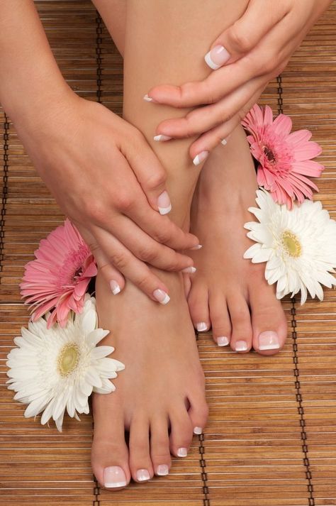 Love the clean, classic look of a french mani & pedi ! French Tip Toes, French Manicures, Natural Beauty Care, Womens Health Magazine, Women Health Care, Hair And Makeup Tips, Professional Stylist, Latest Makeup, Pedicures